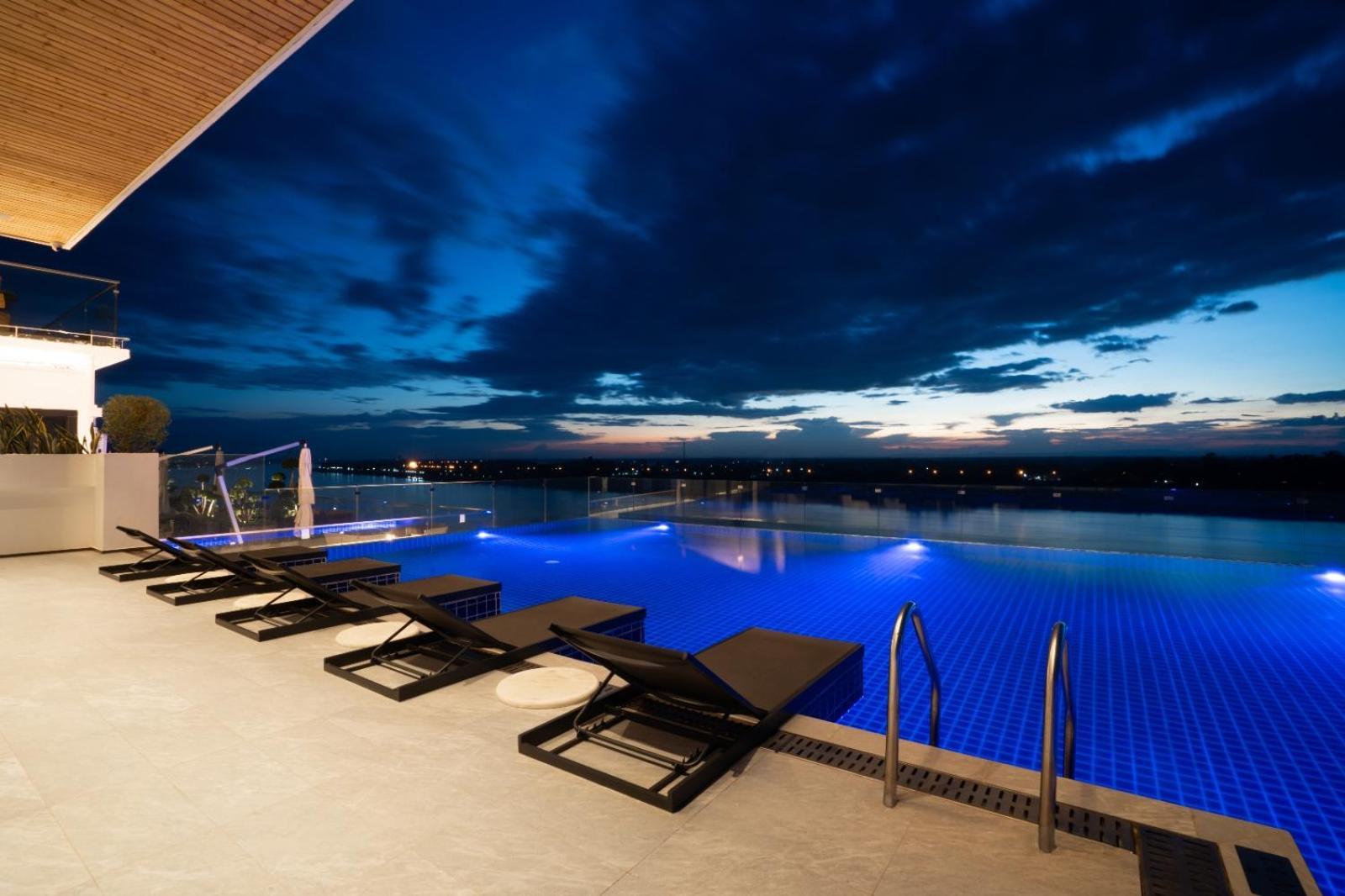 One Riviera Hotel And Residences Ban Souanmone ภายนอก รูปภาพ