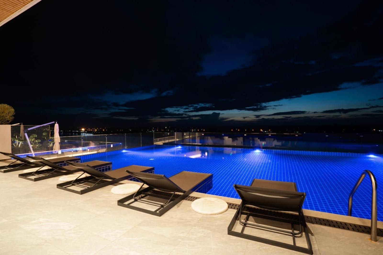 One Riviera Hotel And Residences Ban Souanmone ภายนอก รูปภาพ