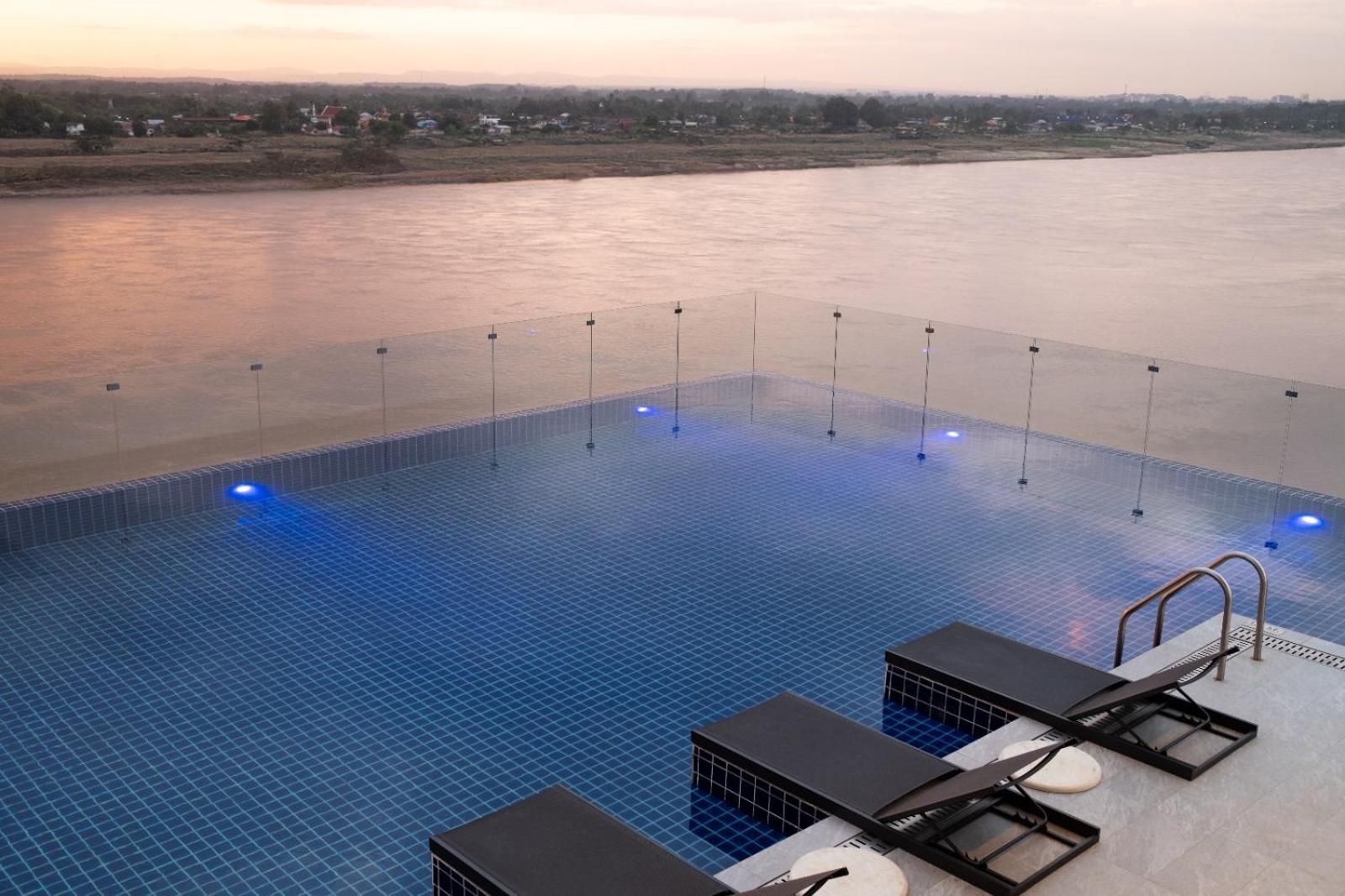 One Riviera Hotel And Residences Ban Souanmone ภายนอก รูปภาพ